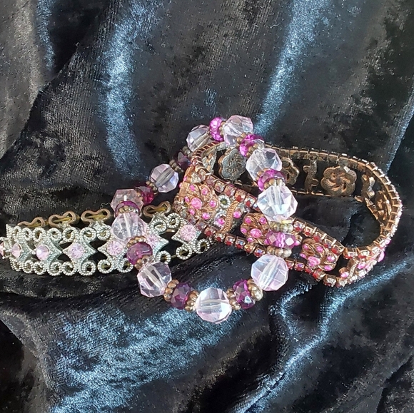 VINTAGE 3 STRETCH BRACELETS in PINKS - Picture 5 of 5